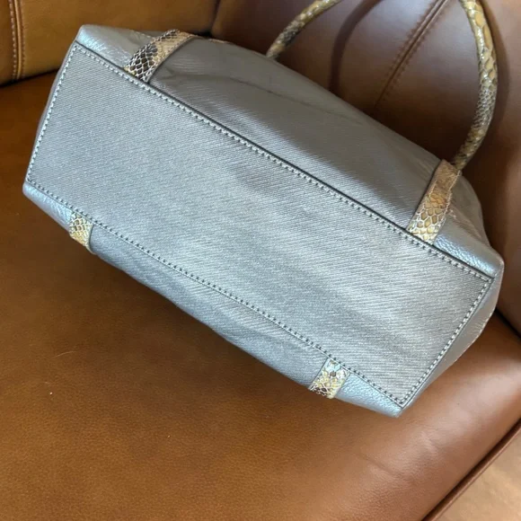 Brighton "Pretty Tough Reed" tote bag in a silver or zinc pearl - Picture 11 of 16